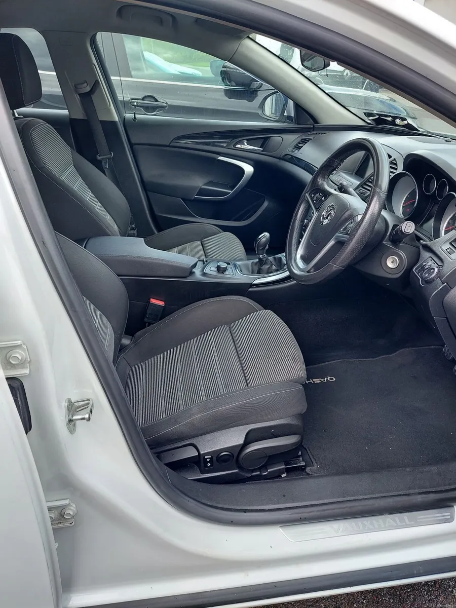 Vauxhall Insignia 2011 - Image 4