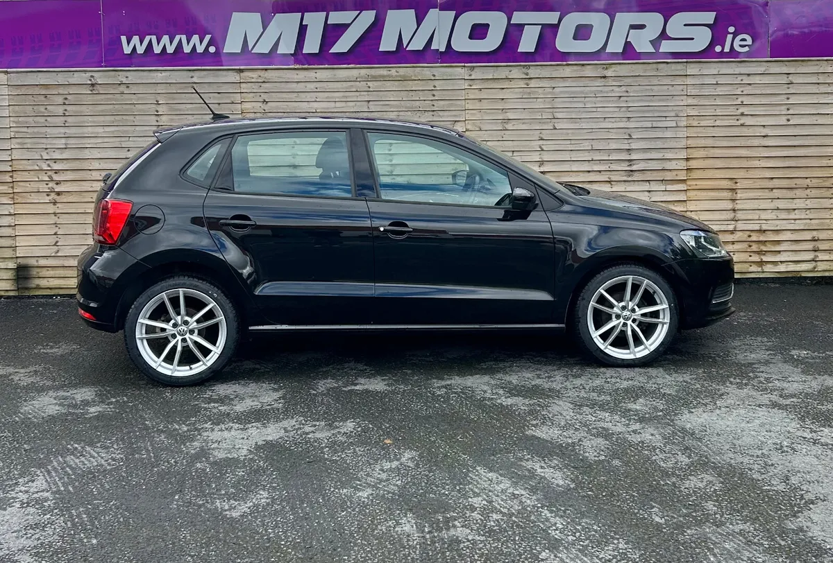 VOLKSWAGEN POLO! LOW KMS, UPGRADED ALLOYS - Image 2