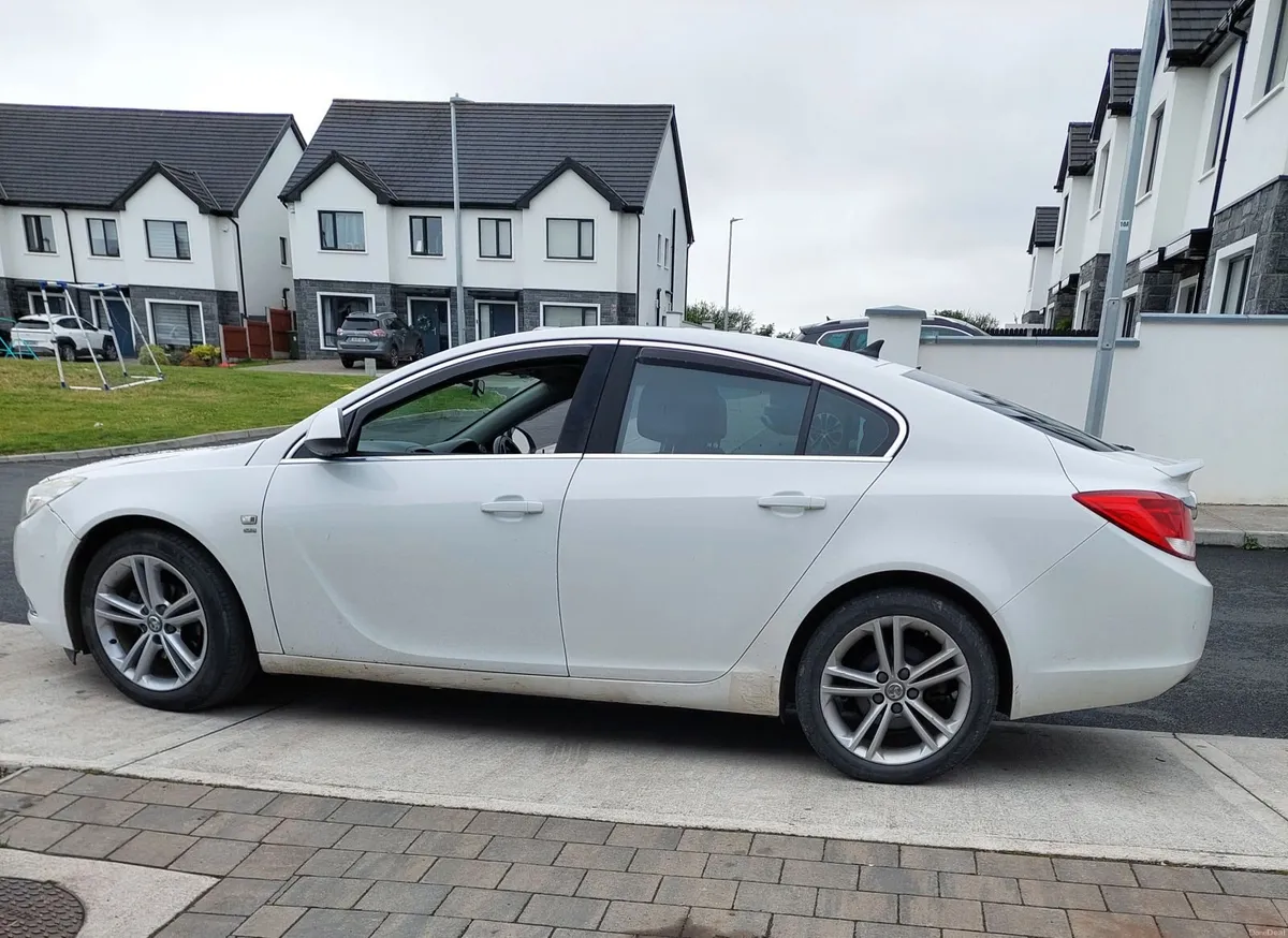Vauxhall Insignia 2011 - Image 6