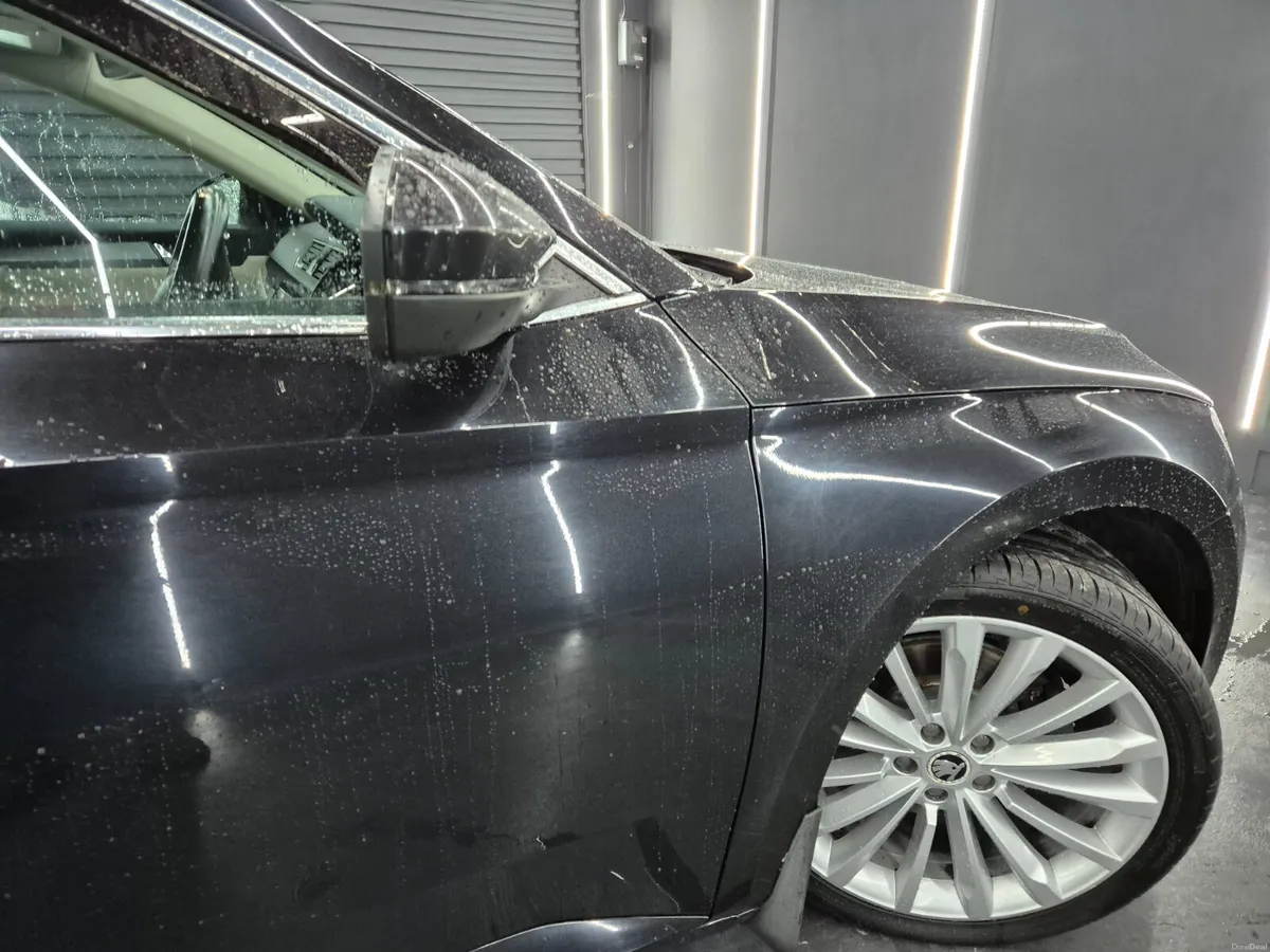 Skoda Superb 2016 - Image 4