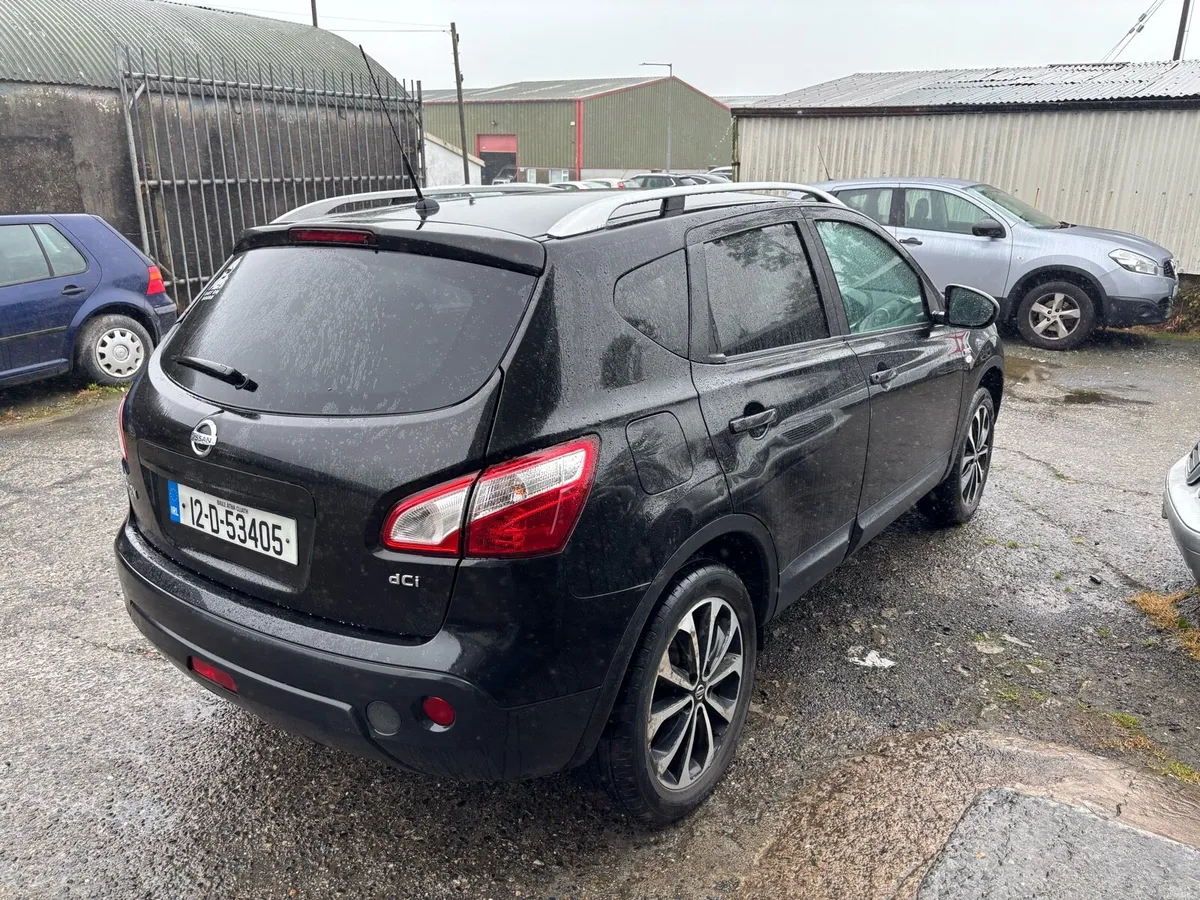 Nissan Qashqai high spec camera360/panoramic roof - Image 3