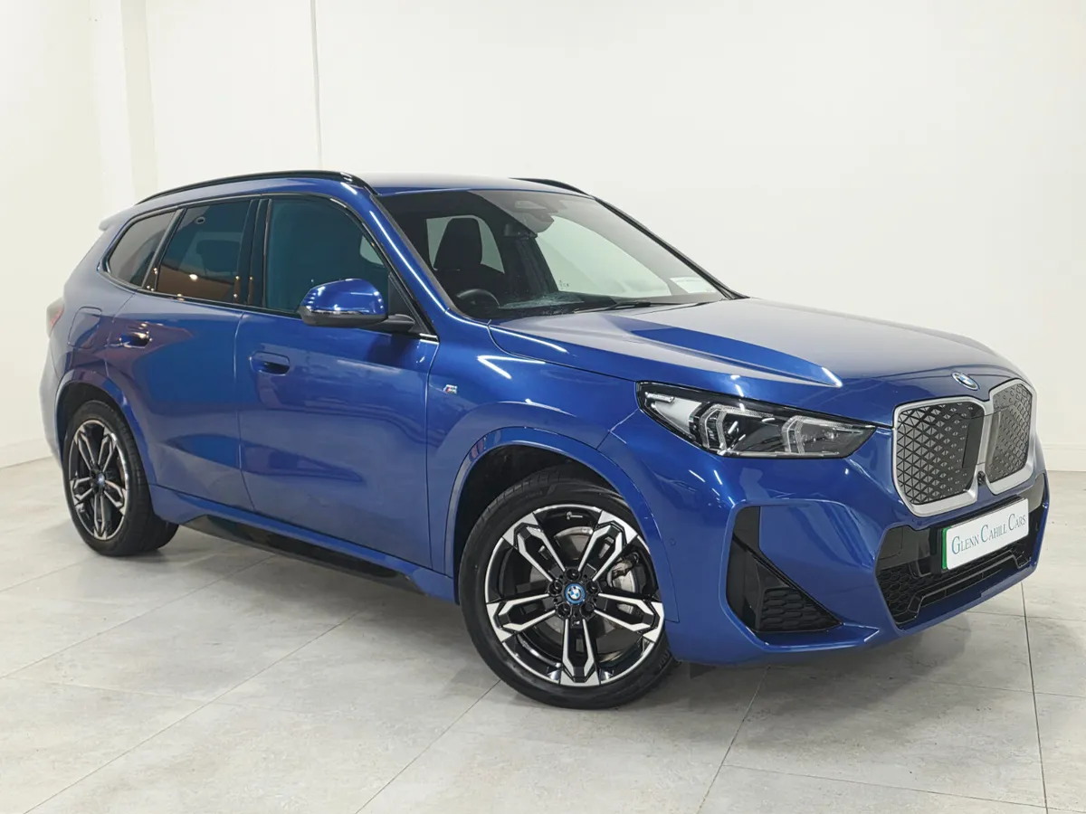 2025 BMW iX1 eDrive 65 kWh - Tech+ Pack - Image 5
