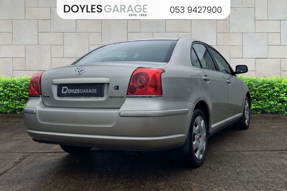 Toyota Avensis Aura 1.6 VVT-i Petrol *NO WARRANTY* - Image 4