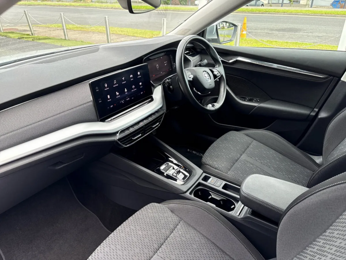 Skoda Octavia STYLE 1.4 TSI 204BHP IV 5DR AUTO - Image 3