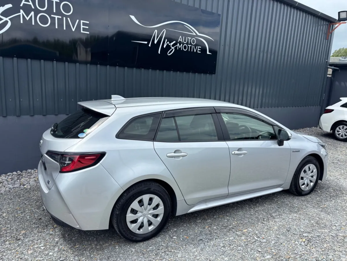 Toyota Corolla HYBRID ESTATE 202 D 28144 - Image 3