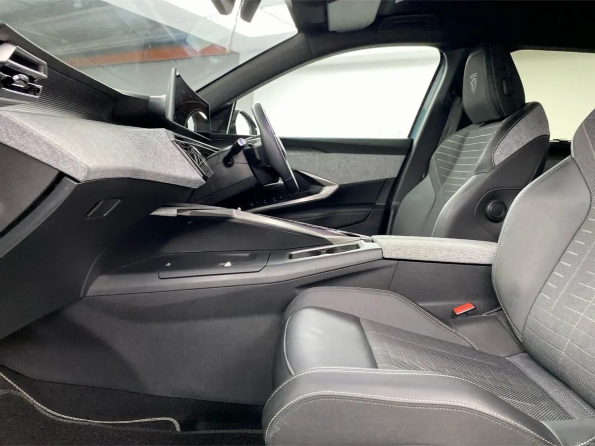 Peugeot 5008 E-5008 Gt  GT  210 Electric 73kWh Aut - Image 4