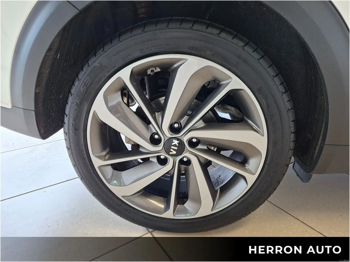 Kia Niro Platinum 1.6 HEV Hybrid - Image 4