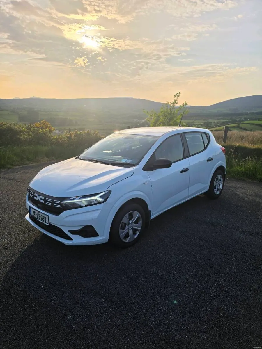 2024 Dacia Sandero essential 90 TCE - Image 1