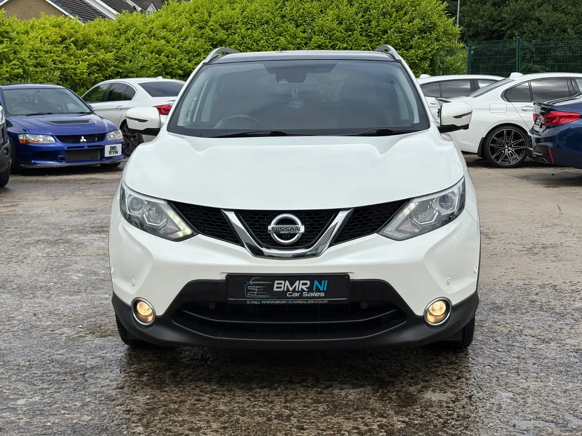 Nissan Qashqai Tekna 1.5dci Pan Roof - Image 2