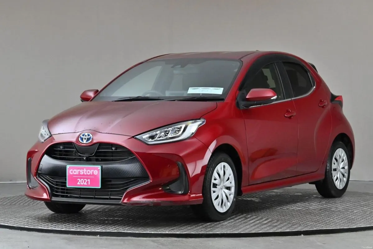Toyota Yaris 1.5 PETROL HYBRID **360PAN CAM**PARK - Image 3