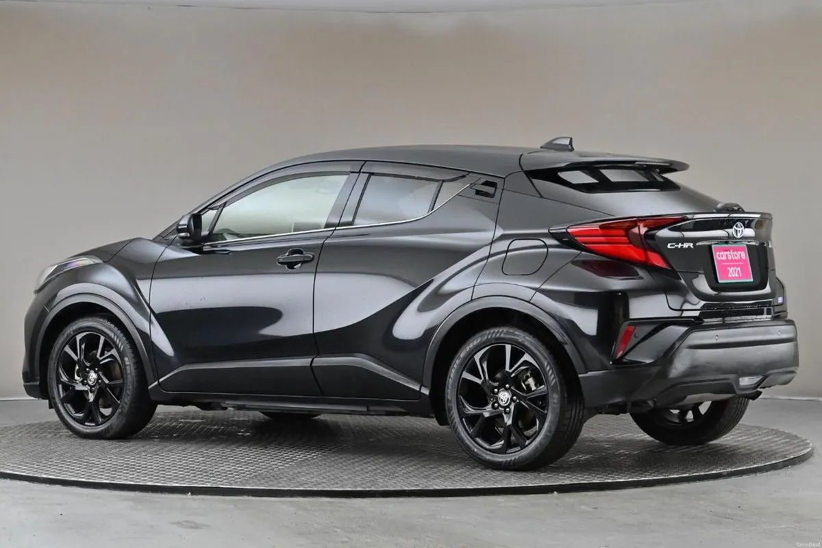 Toyota C-HR 1.8 HYBRID **HALF LEATHER**360 PAN CAM - Image 6