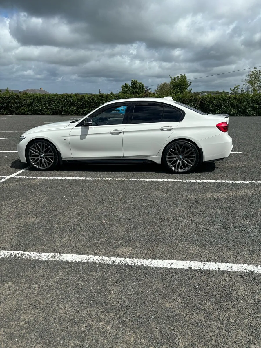 2015 bmw 320d f30 m sport - Image 2