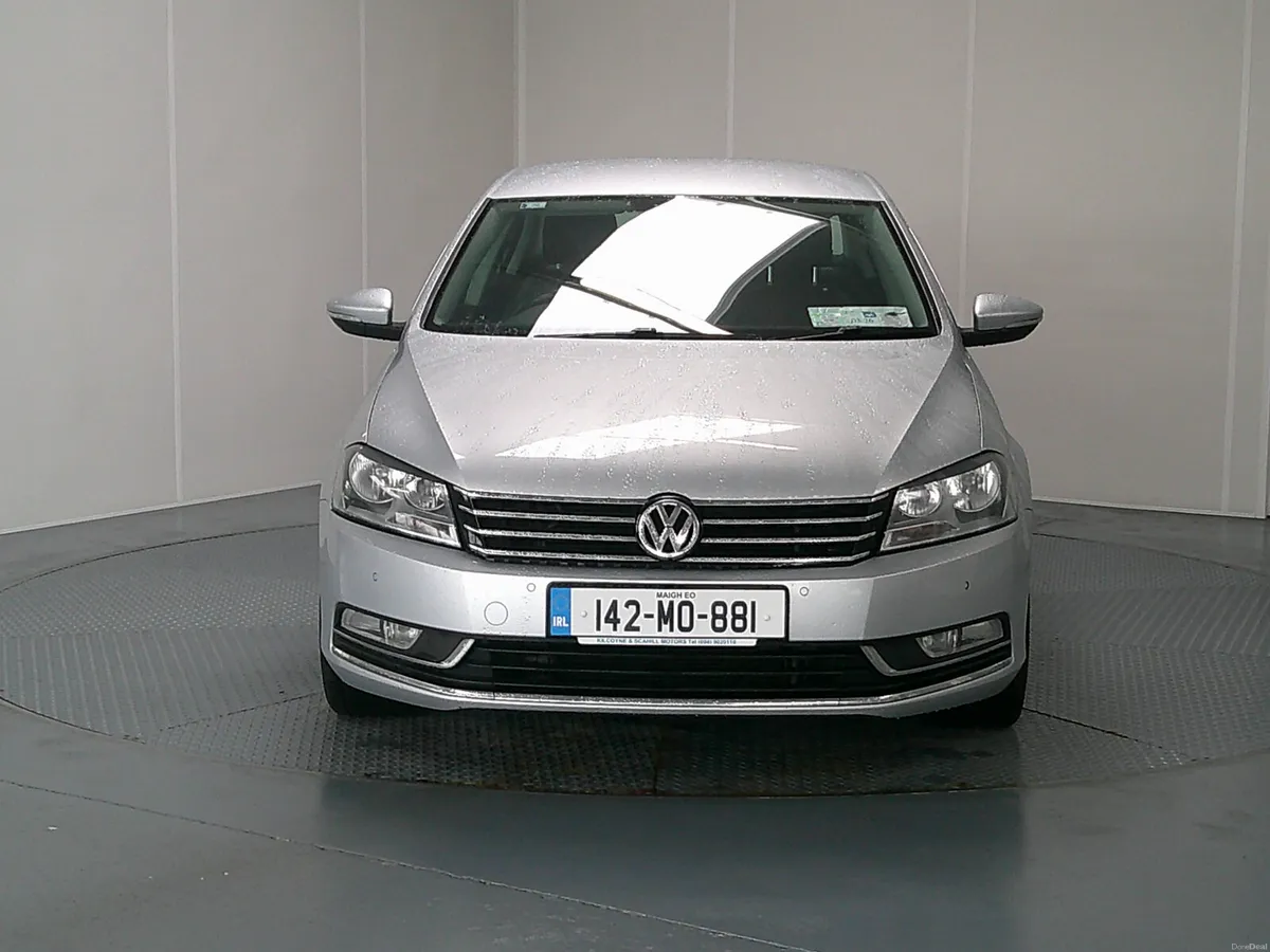 Volkswagen Passat 2014 - Image 2