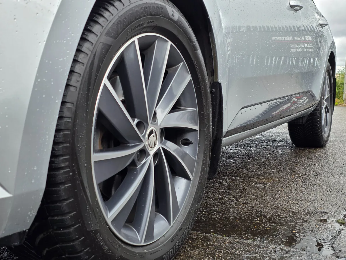 Skoda Superb SPORT LINE 2.0 TDI Estate - Image 2