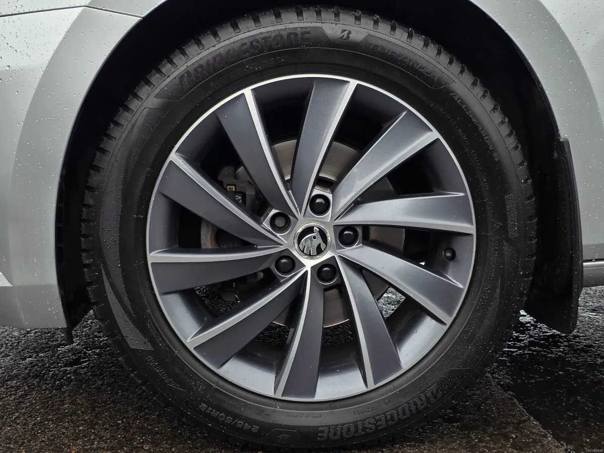 Skoda Superb SPORT LINE 2.0 TDI Estate - Image 3