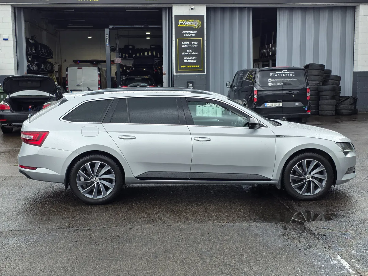 Skoda Superb SPORT LINE 2.0 TDI Estate - Image 4