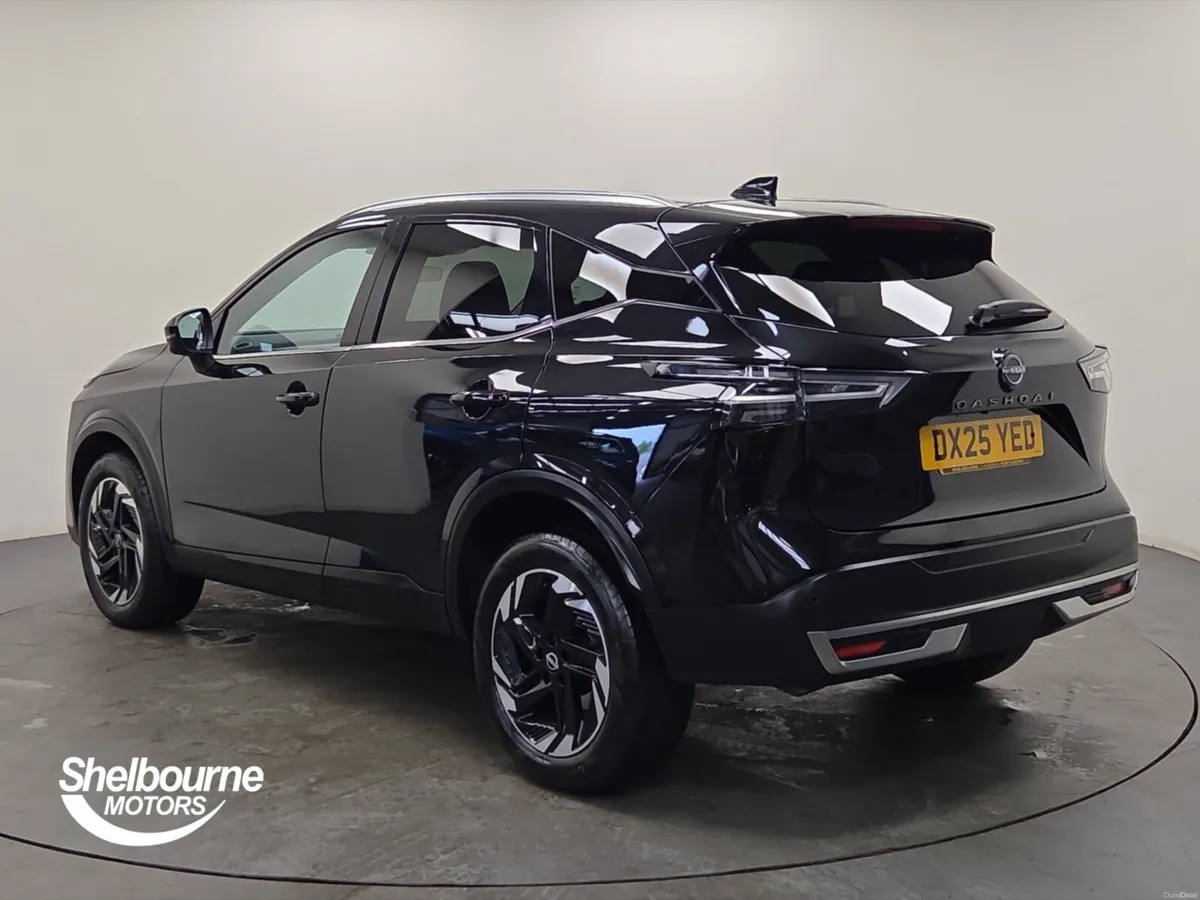 Nissan Qashqai Hatchback N-Connecta - Image 2