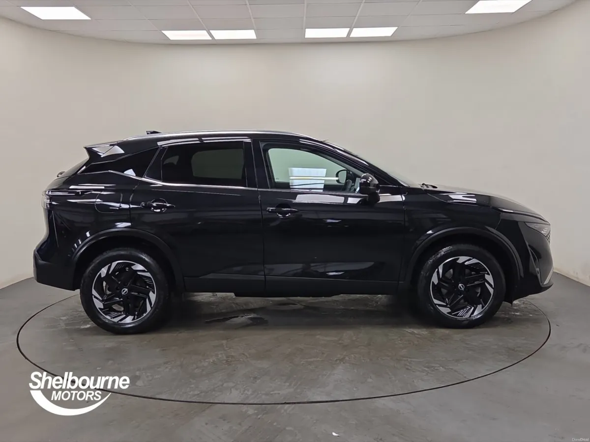 Nissan Qashqai Hatchback N-Connecta - Image 3