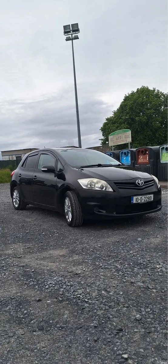 2010 Toyota auris 1.33 - Image 1