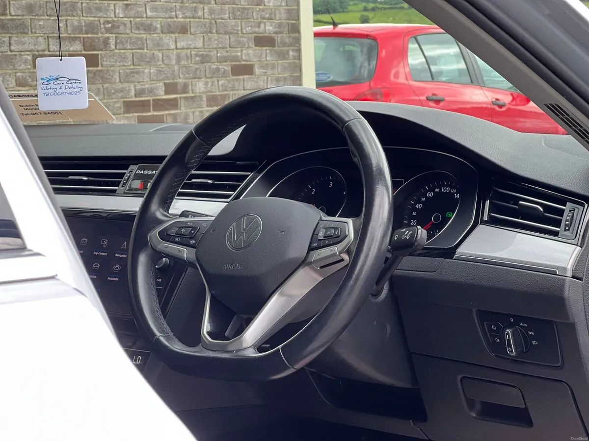 Volkswagen Passat 2021 - Image 6