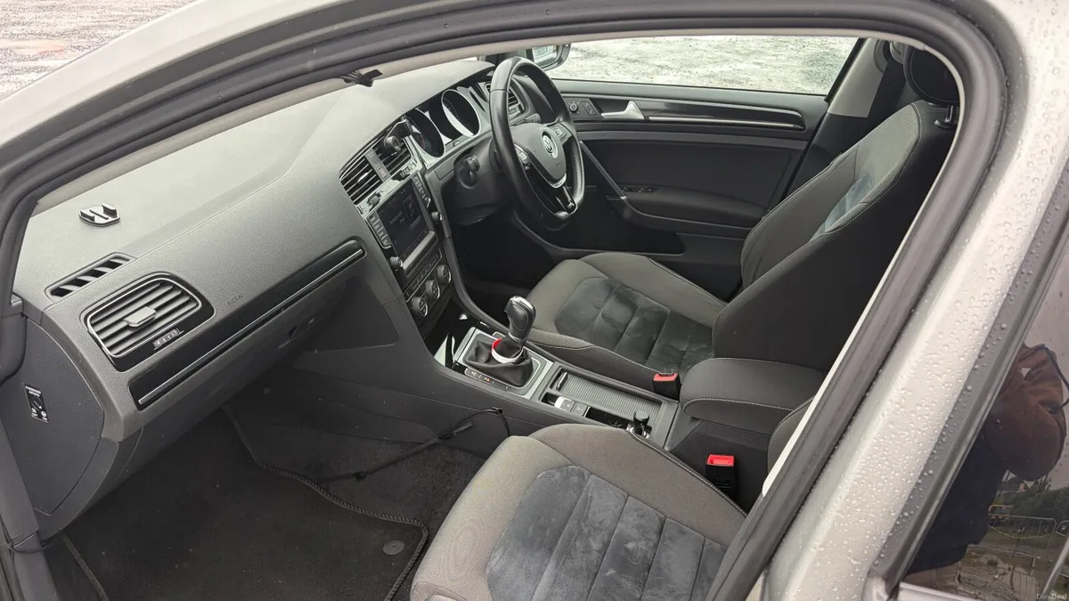 Volkswagen Golf 2014 - Image 2