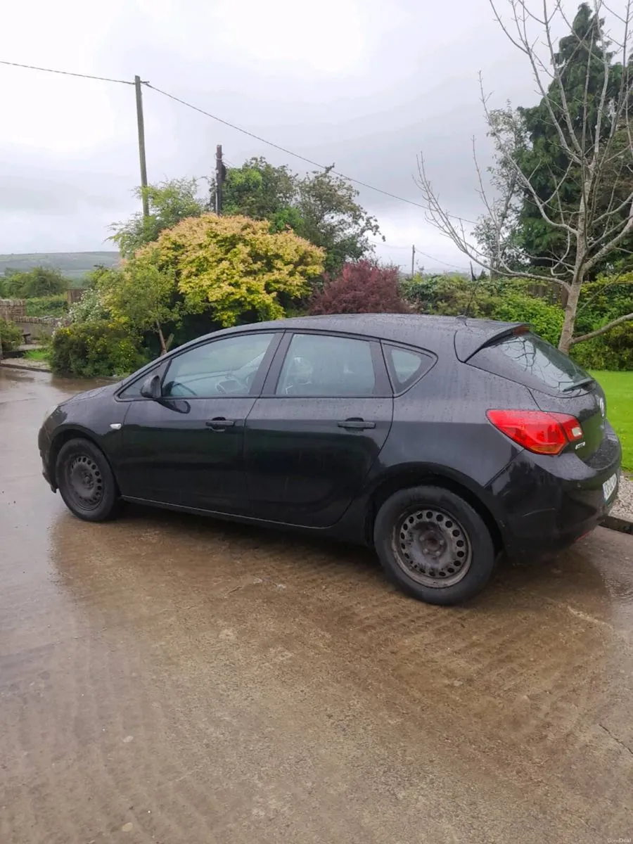 Opel astra 1.7cdti  2013 - Image 2
