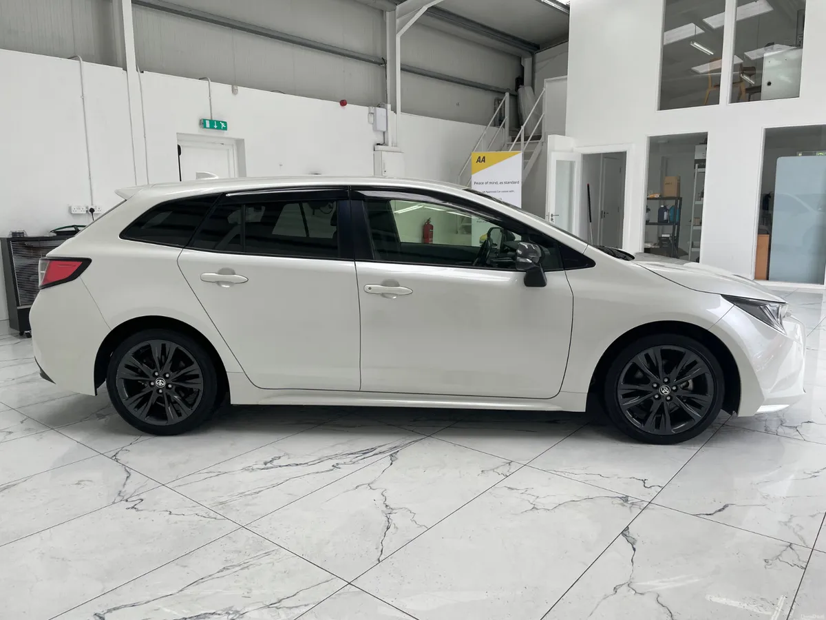 2021 Corolla Hybrid Touring Automatic - Image 2