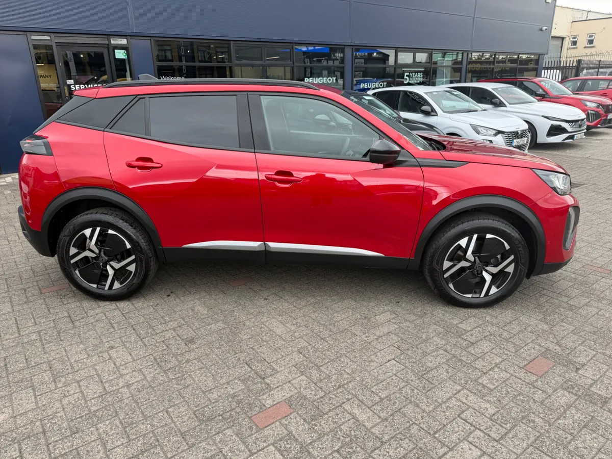 2025 Peugeot 2008 Allure Hybrid - Image 4