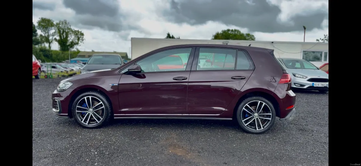 Volkswagen Golf 2017 1.4 plug in hybrid - Image 4