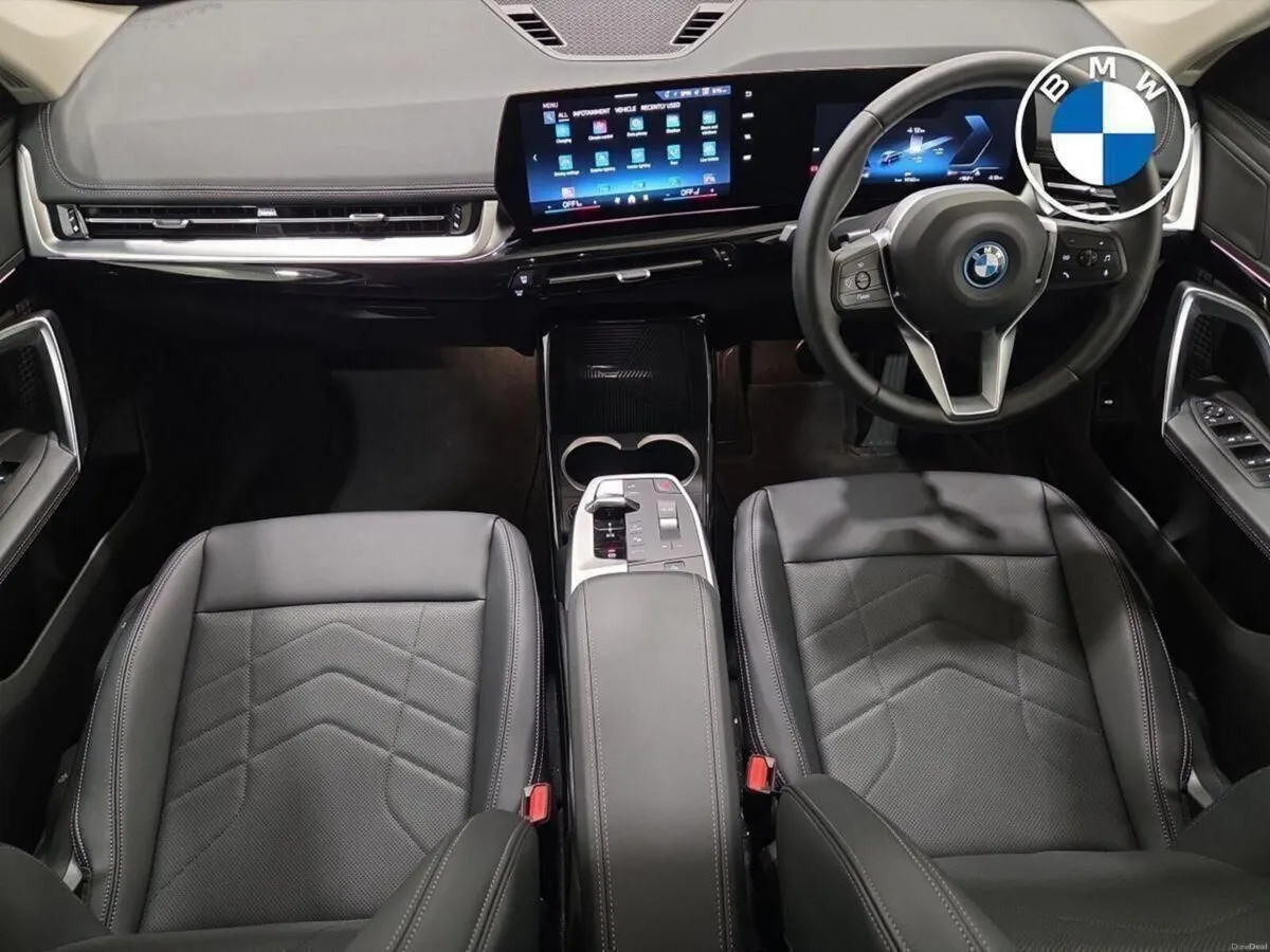 BMW iX1 eDrive20 xLine - Image 4