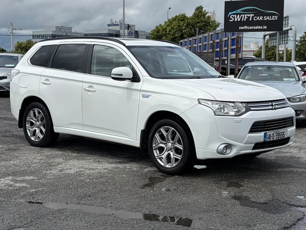 2014 Mitsubishi Outlander 4x4  2.0 Hybrid Nct - Image 2