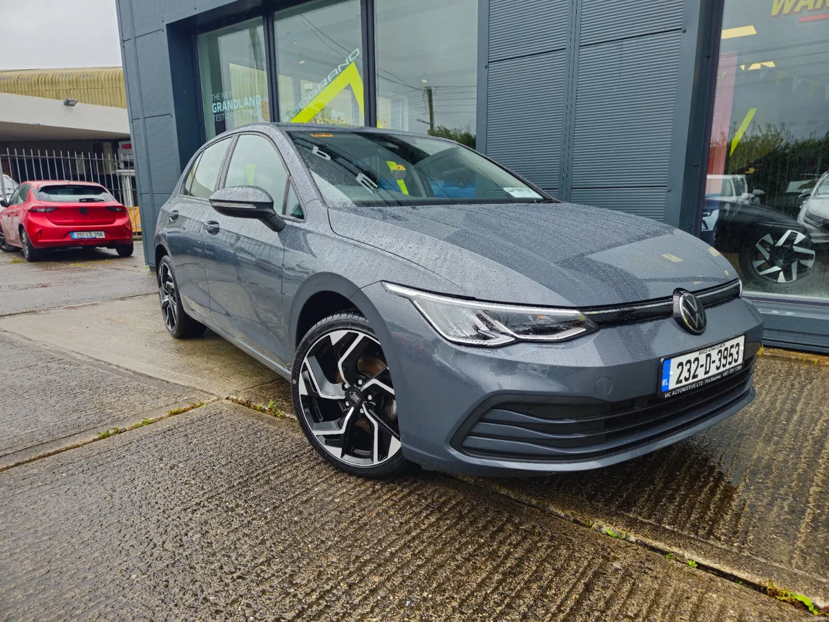 Volkswagen Golf 1.0 TSI 110HP Life - Image 2