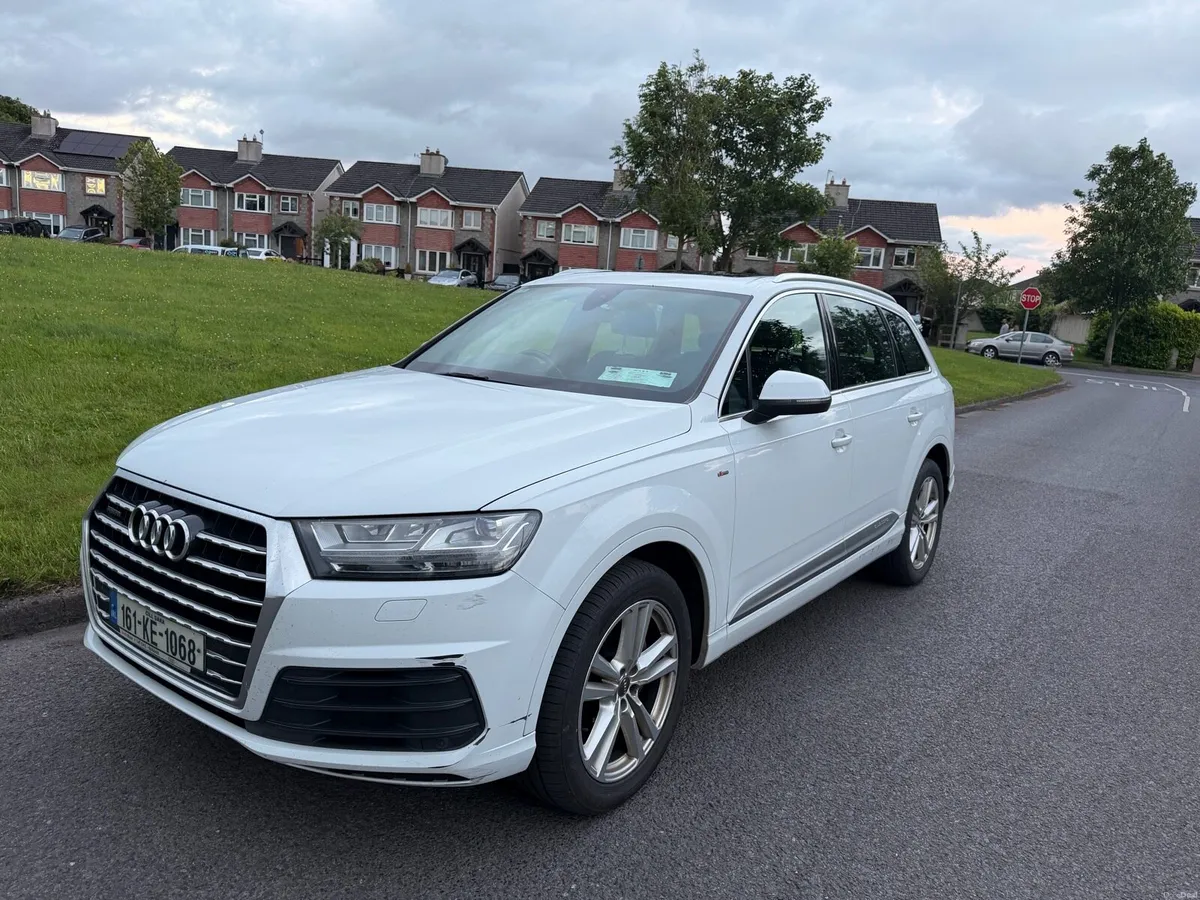 Audi Q7 S line 3.0 tdi 7 seater - Image 1