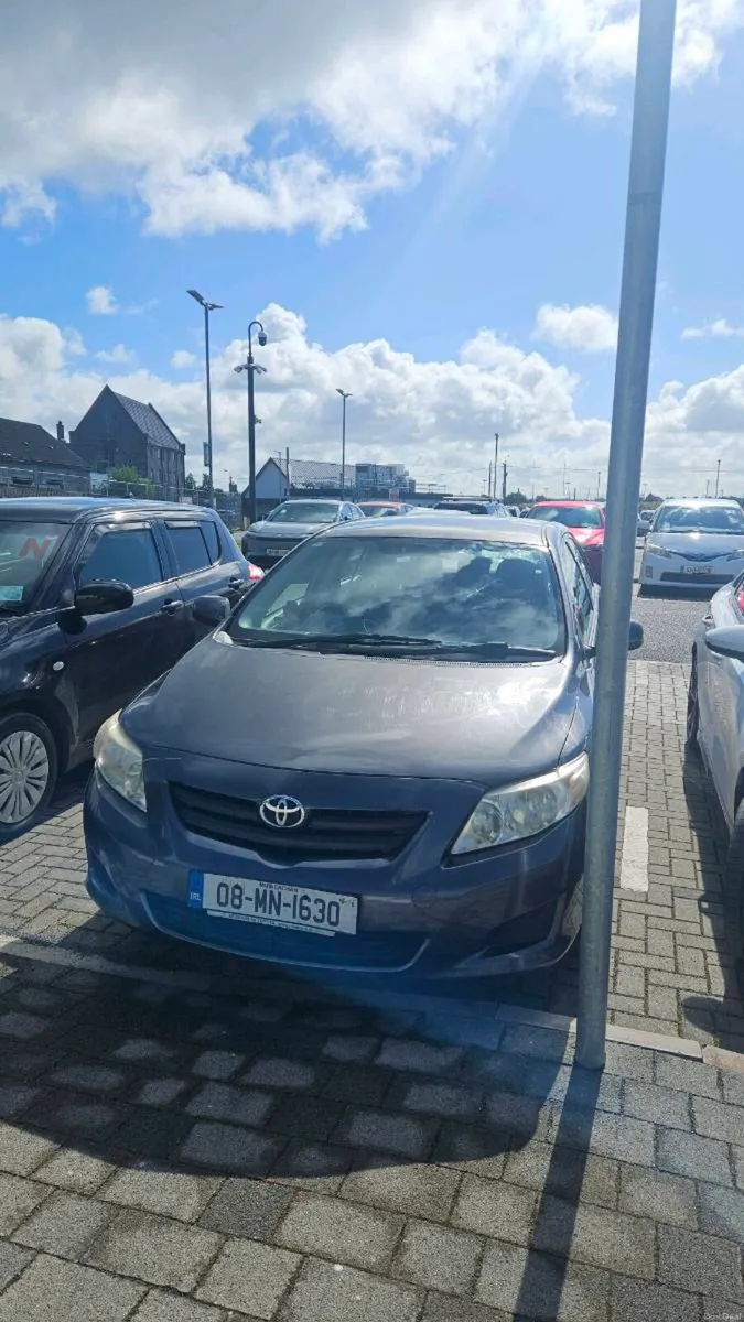 Toyota carolla - Image 2