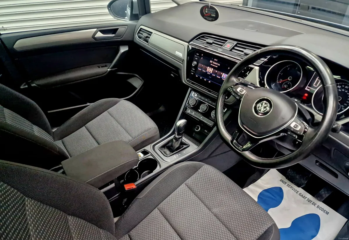 VOLKSWAGEN TOURAN 2018 AUTOMATIC 7 SEATER - Image 2