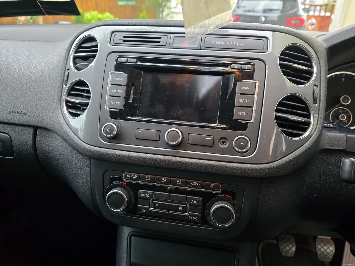 Volkswagen Tiguan 2015 - Image 3