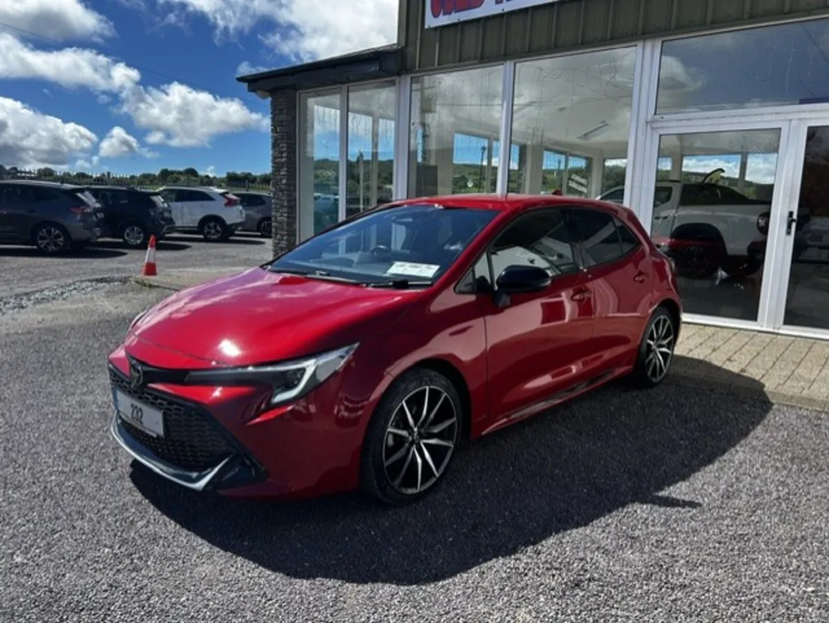 Toyota Corolla GR Sport 2023 - Image 2