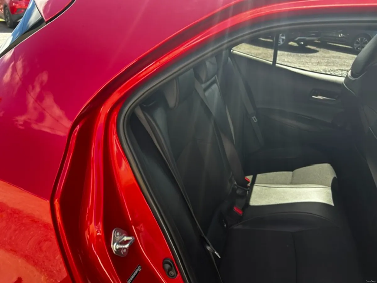 Toyota Corolla GR Sport 2023 - Image 6