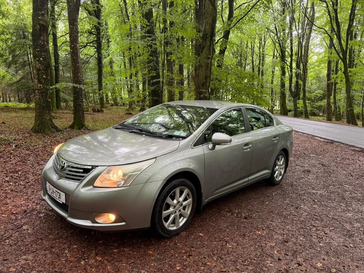 11 TOYOTA  AVENSIS  2.0 D4D AURA 6 SPEED - Image 1