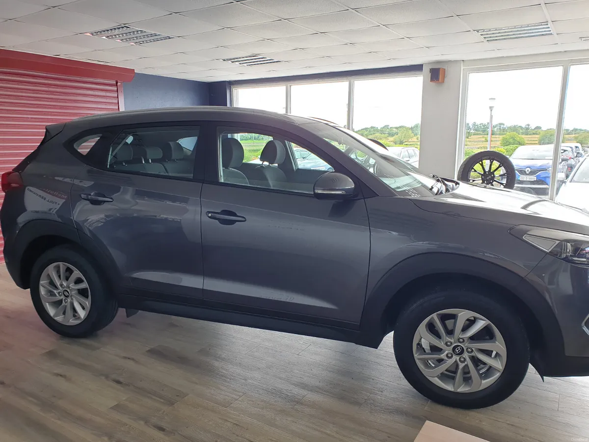 Hyundai Tucson 1.7CRDI SE NAV - Image 2