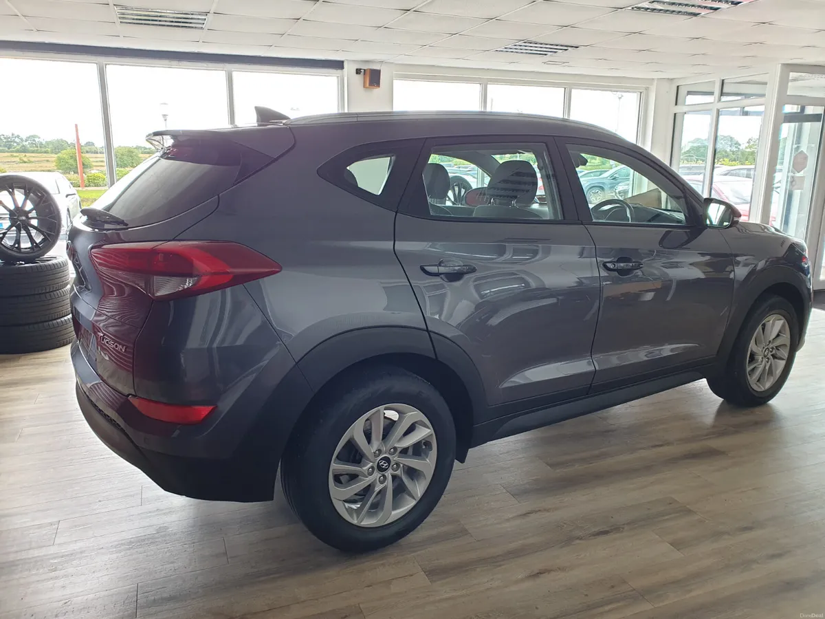 Hyundai Tucson 1.7CRDI SE NAV - Image 3