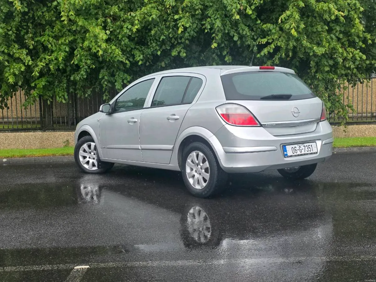 Open Astra 1.4 Petrol Vauxhall Astra - Image 4