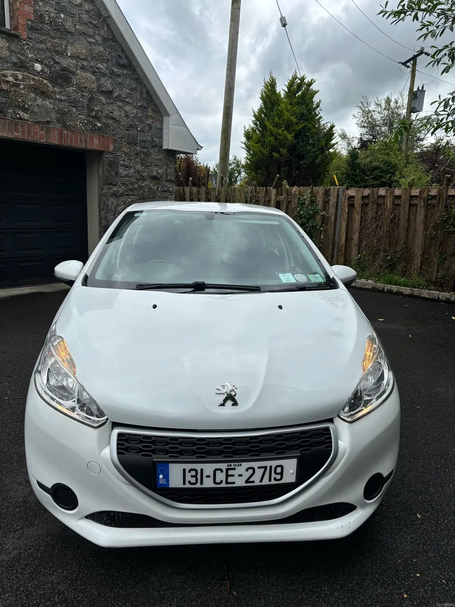 2013 Peugeot 208 - clean efficient economical - Image 2