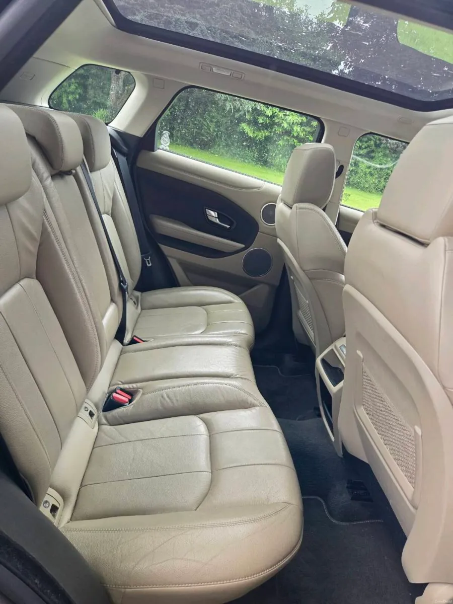2019 LAND-ROVER EVOQUE - Image 4