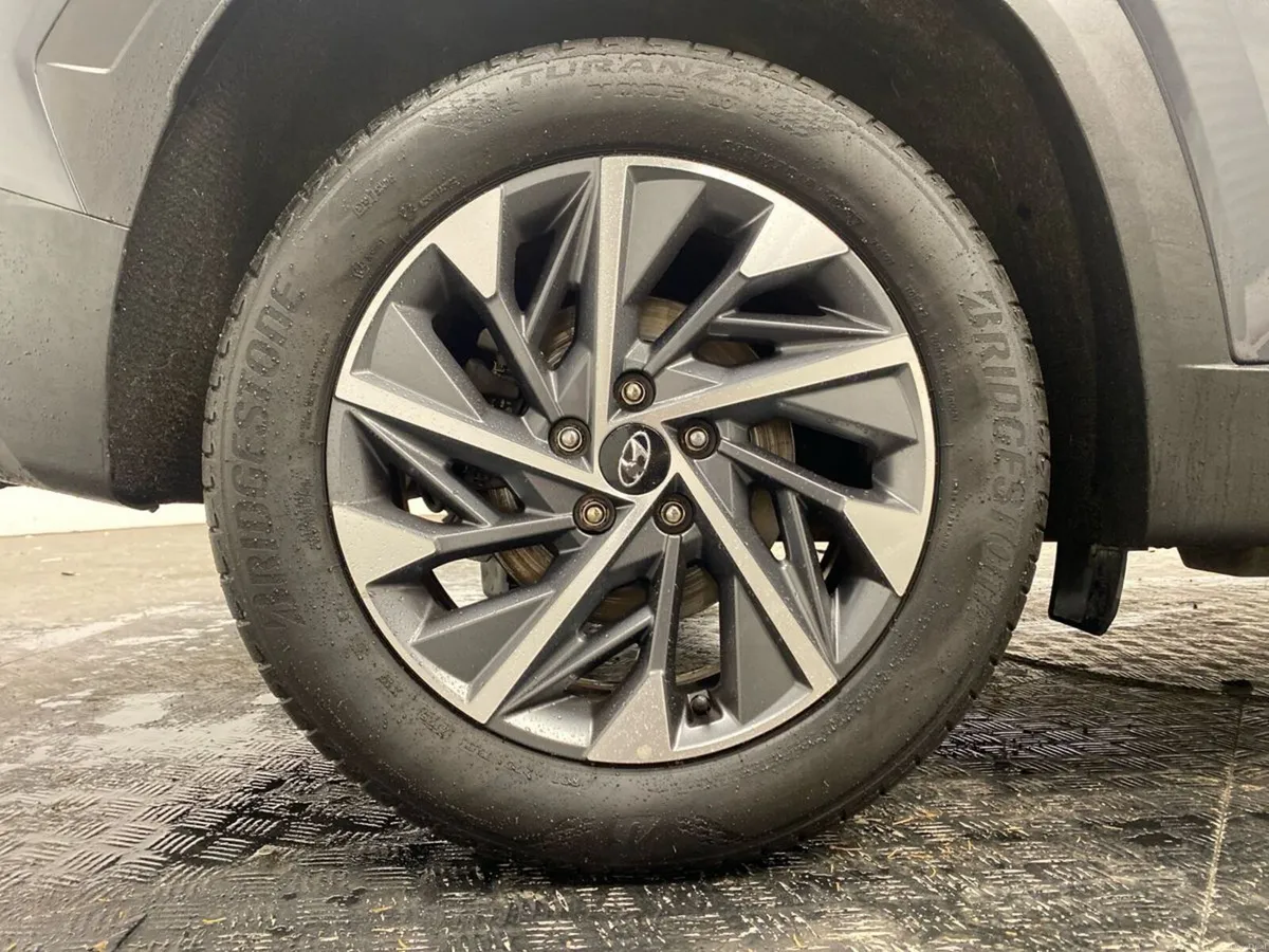 Hyundai Tucson 2WD Executive Plus - Image 5
