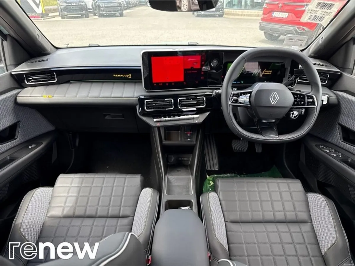 Renault 4 E-TECH 150 (262 SCRAPPAGE OFFER) - Image 2