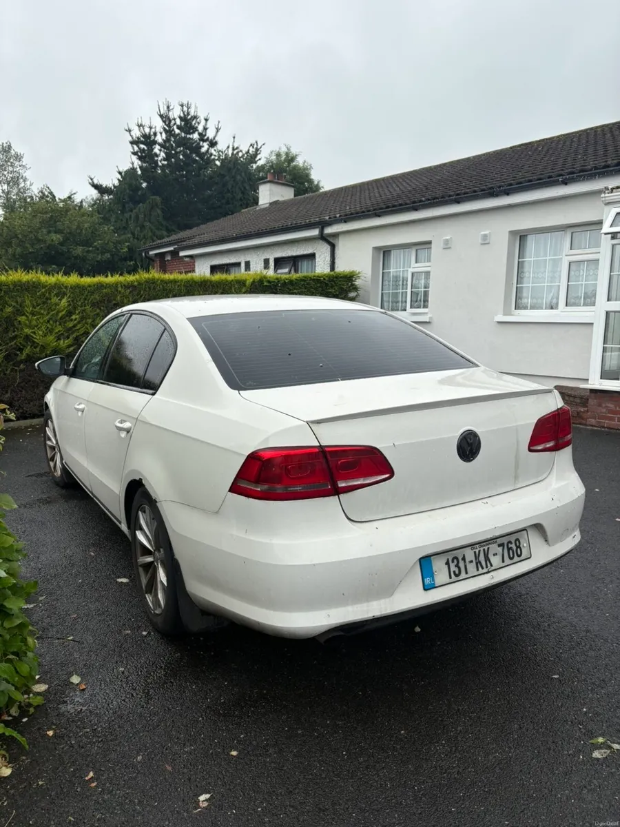 Volkswagen Passat - Image 2