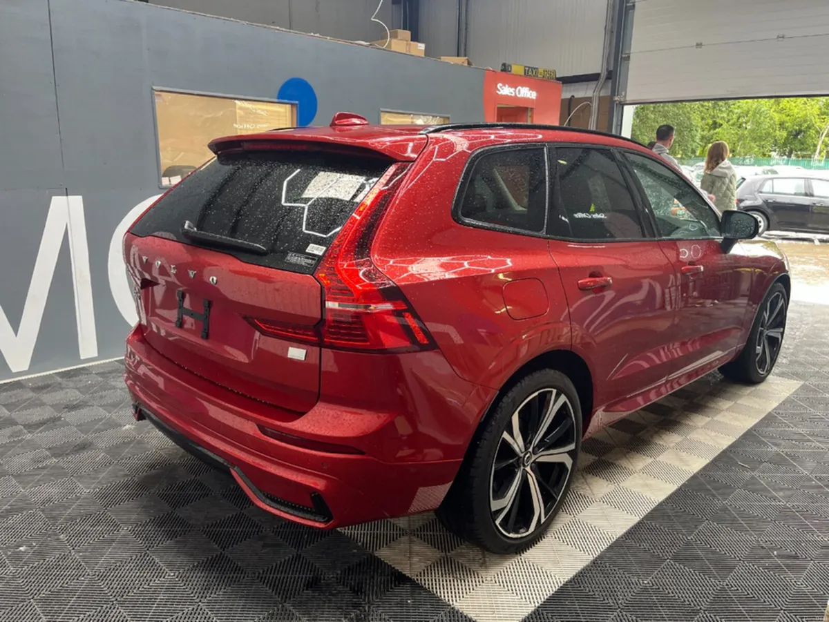 Volvo XC60 2023 VOLVO XC60 T6 PLUG-IN 2.0 AUTOMATI - Image 2