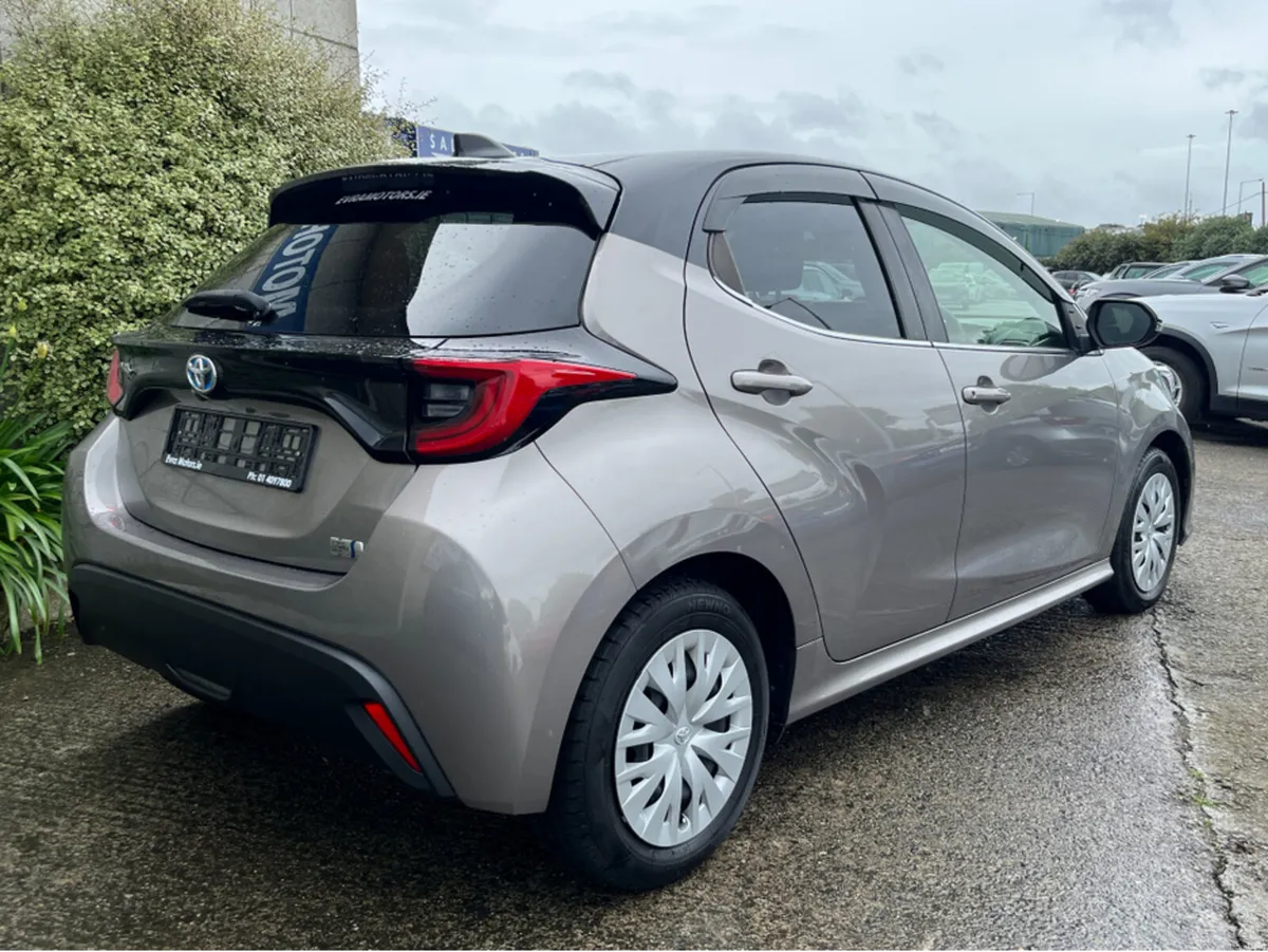 Toyota Yaris Z HYBRID AUTOAMTIC 1.5 PETROL //HIGH - Image 3