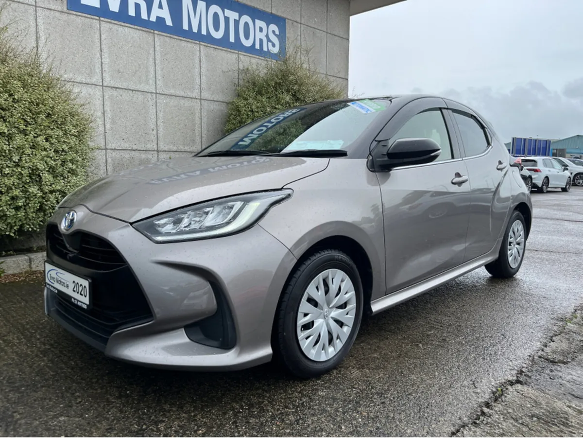 Toyota Yaris Z HYBRID AUTOAMTIC 1.5 PETROL //HIGH - Image 4